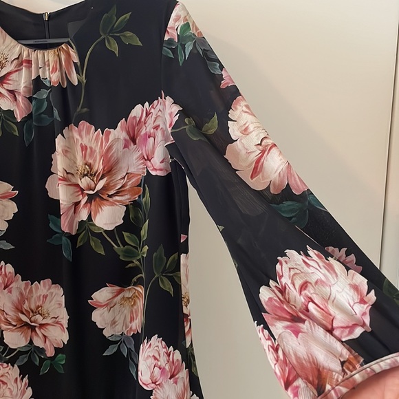 Cue floral drop waisted dress size 10 - Picture 4 of 6